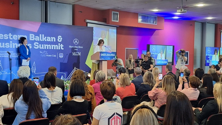 Samit „Osnažene bez granica“ – Žensko preduzetništvo treba podržati i u njega ulagati